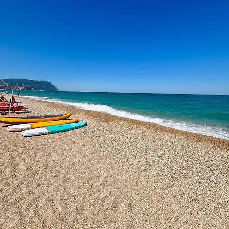Villaggio Centro Vacanze De Angelis 4*