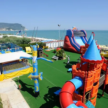 Villaggio Centro Vacanze De Angelis Feriested Numana