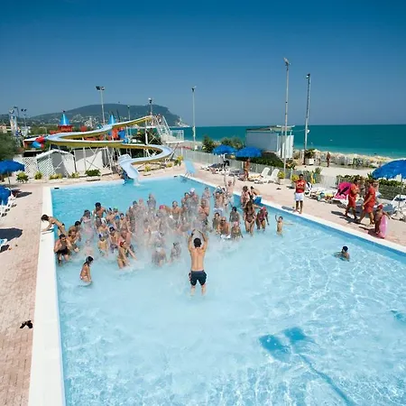 Villaggio Centro Vacanze De Angelis Resort