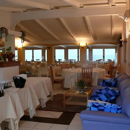 Villaggio Centro Vacanze De Angelis Resort Numana