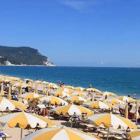 Villaggio Centro Vacanze De Angelis Resort 4*