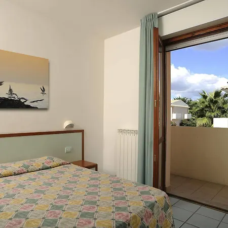 Resort Villaggio Centro Vacanze De Angelis 4*