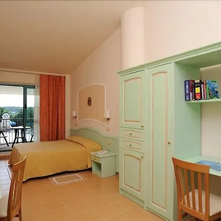 Feriested Villaggio Centro Vacanze De Angelis 4*