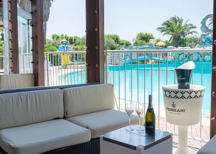 Resort Villaggio Centro Vacanze De Angelis 4*