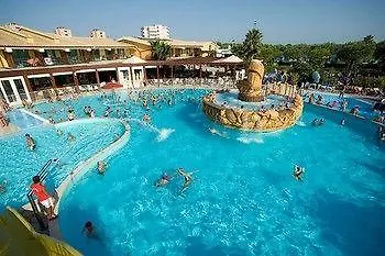 Resort Villaggio Centro Vacanze De Angelis 4*