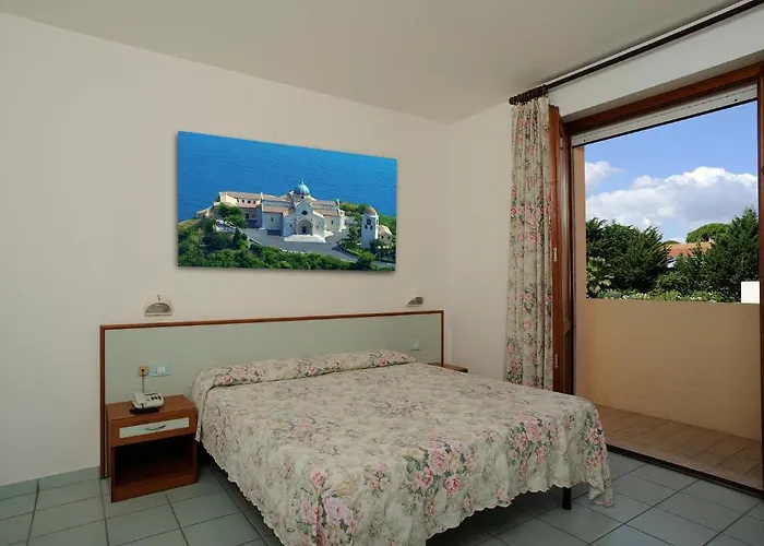 Resort Villaggio Centro Vacanze De Angelis 4*